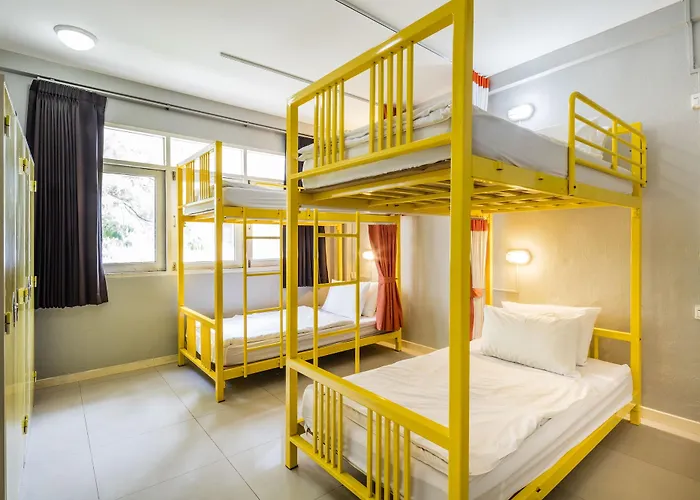 At Hua Lamphong Hostel Bangkok