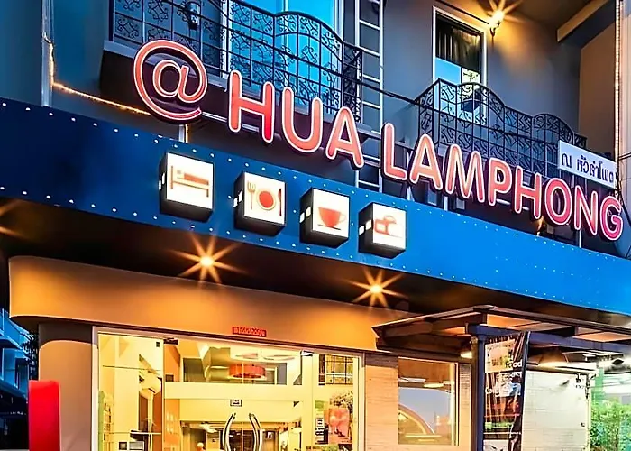 At Hua Lamphong Hostel *