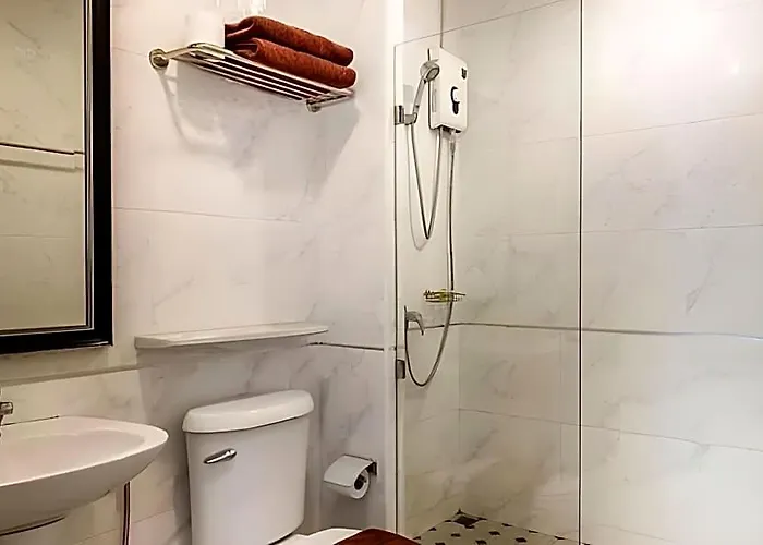 Hostel At Hua Lamphong *