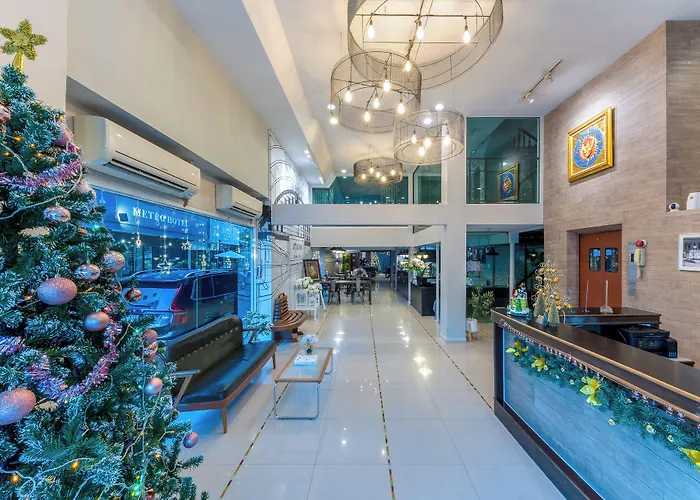 At Hua Lamphong Hostel Bangkok