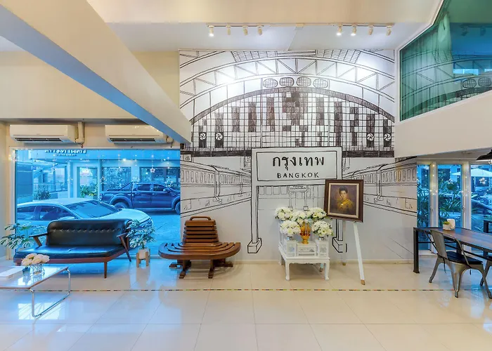 Hostel At Hua Lamphong *