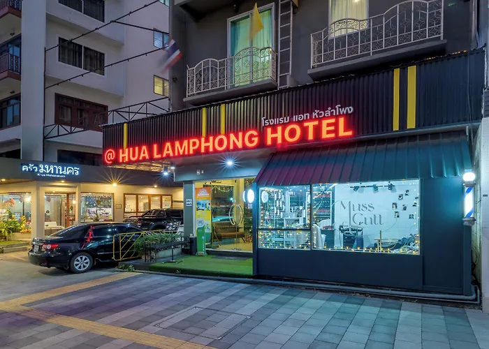 At Hua Lamphong Hostel *
